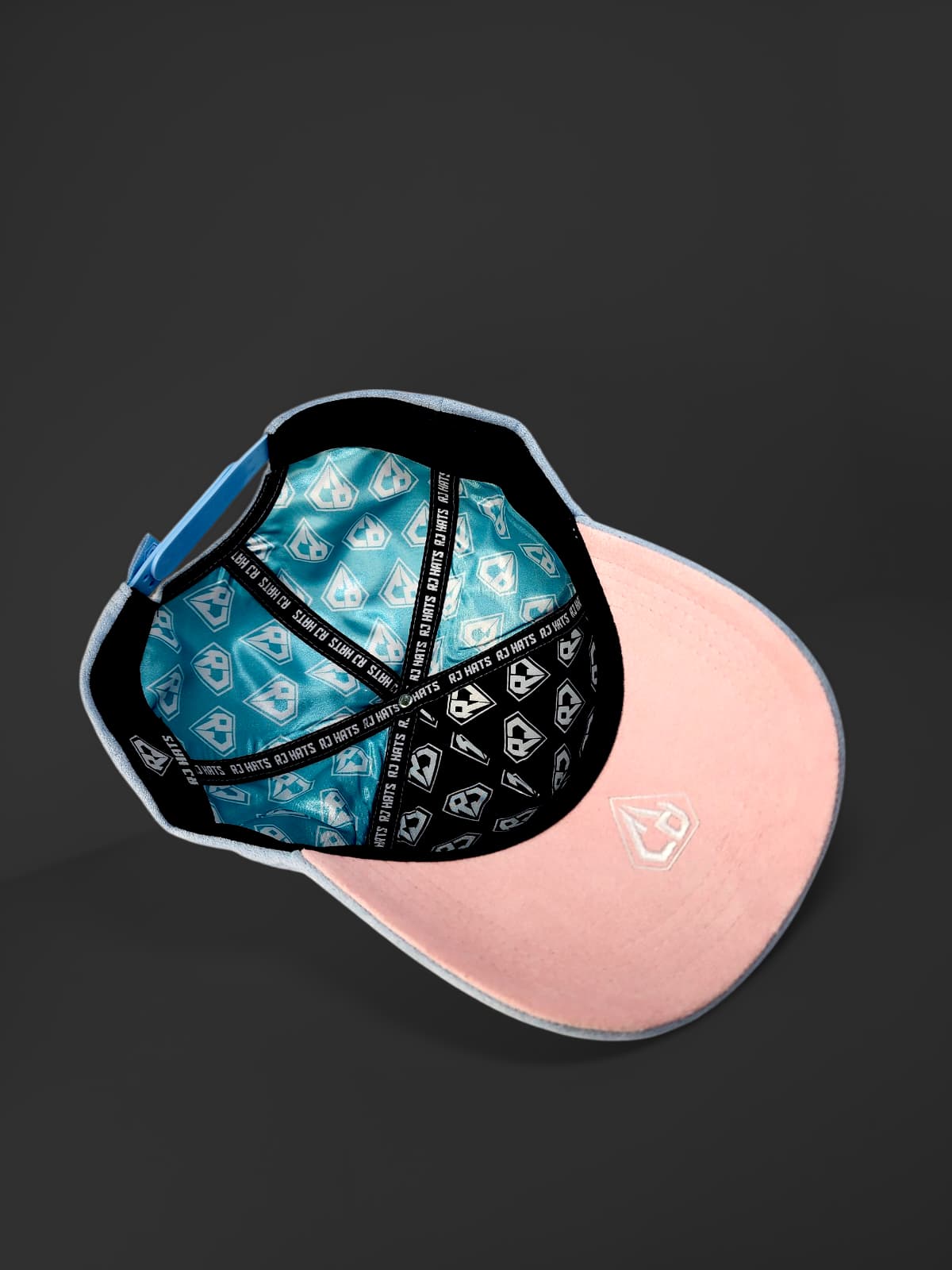 RJ Hats – “Sky Rose” Snapback Edición Especial