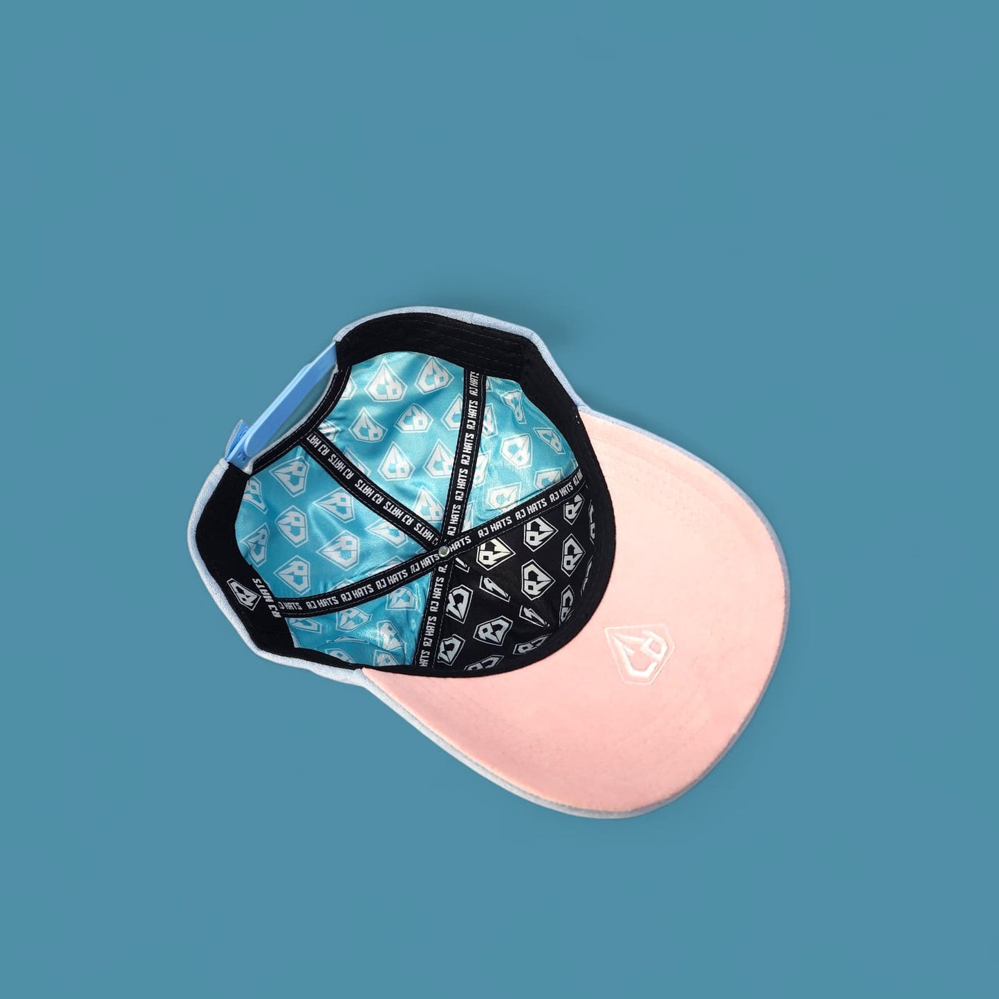 RJ Hats – “Sky Rose” Snapback Edición Especial