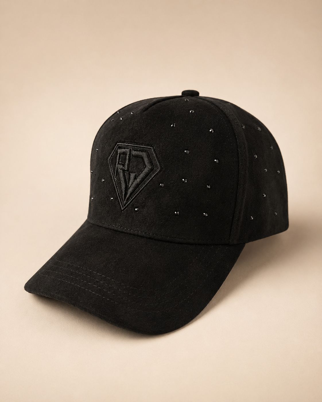 RJ Hats Legacy - Gorra Negra Gamuza con Perlas & Interior Rojo