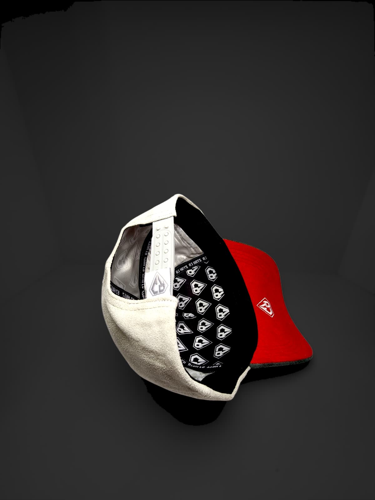 RJ Hats - Snapback Legacy Blanca con Visera Verde y Interior Rojo