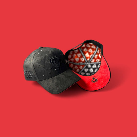 RJ Hats Legacy - Gorra Negra Gamuza con Perlas & Interior Rojo